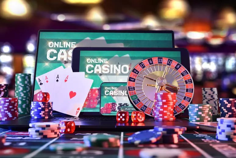 Live Qiu Qiu table interface showing card rankings and player positions